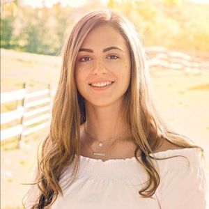 Meet your Posher, Nicole